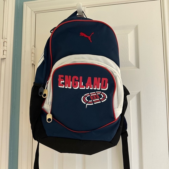 Official England Soccer Gear Backpack By Puma - Picture 1 of 2